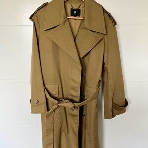 New unworn Banana Republic women’s trench coat (medium)